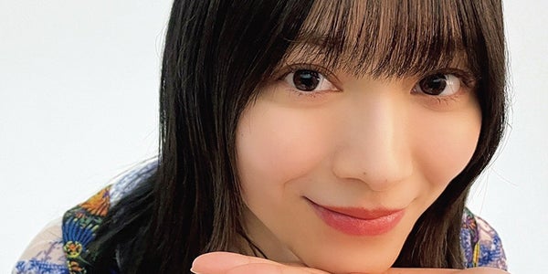 櫻坂46森田ひかる、メンバーの手に“あごのせ”「櫻撮」先行カット解禁