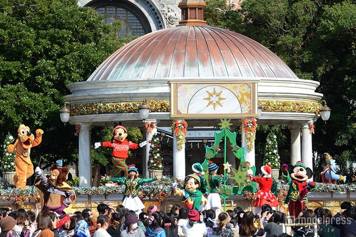 「ホリデーグリーティング・フロム・セブンポート」(上左から)プルート、マックス(下左から)ギデオン、ピノキオ、ミッキー