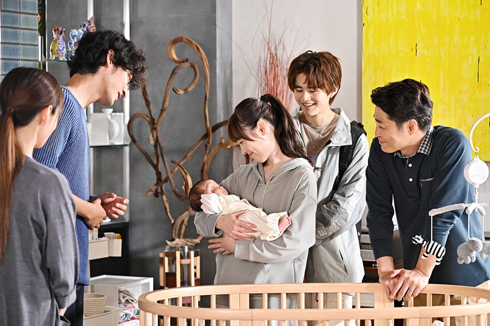 上杉柊平、福原遥、鈴鹿央士、安田顕「１８／４０～ふたりなら夢も恋も～」第6話より（C）TBS