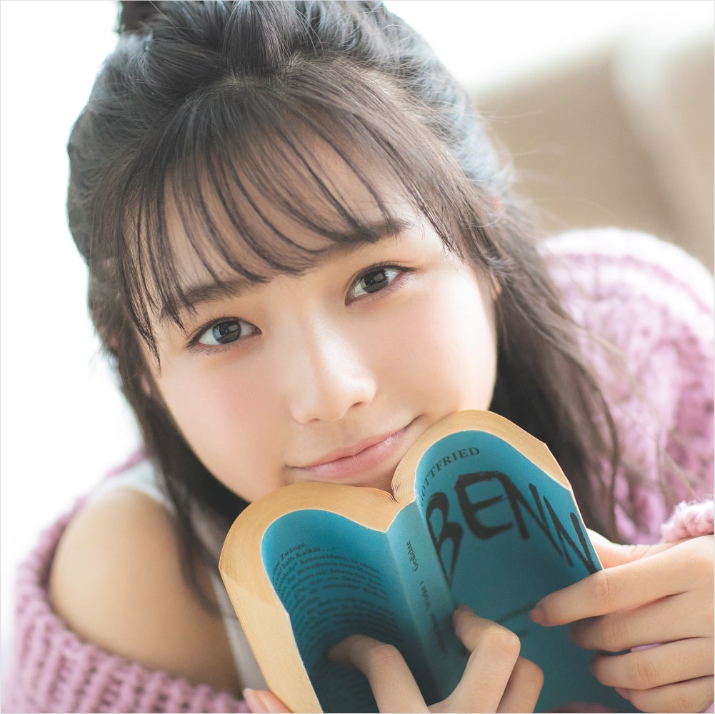 秋田汐梨／『秋田汐梨オフィシャルカレンダー2019』より（提供写真）