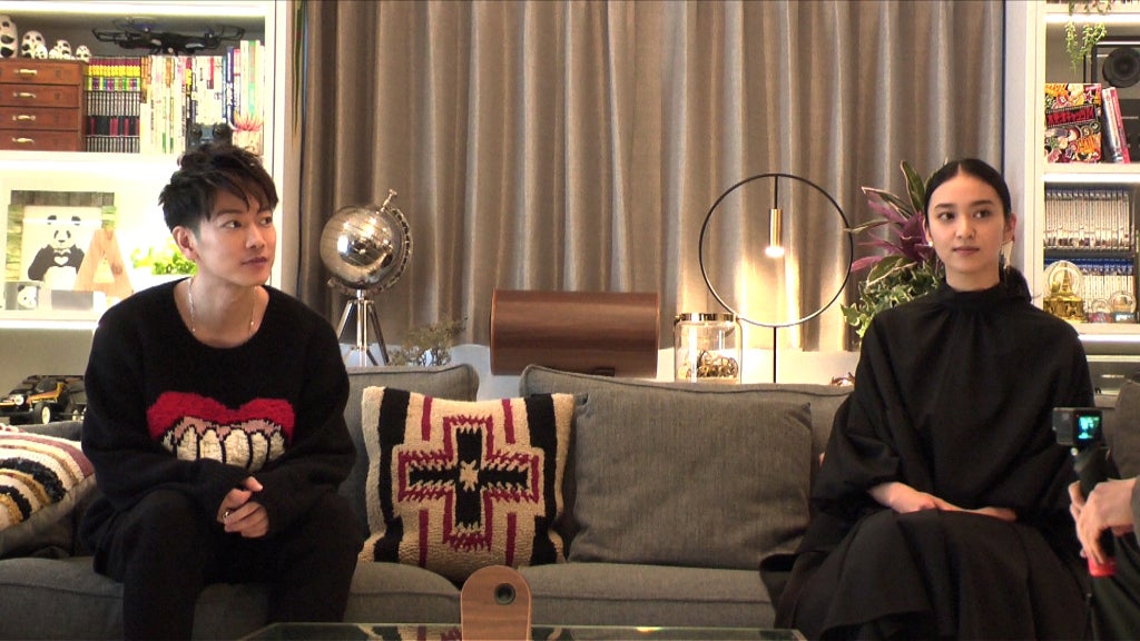 佐藤健、武井咲 （C）TBS