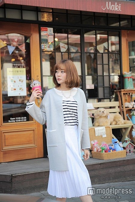 ミモレ丈ベーシック白プリーツスカート　画像提供：「Netstar」3,900円（税込）