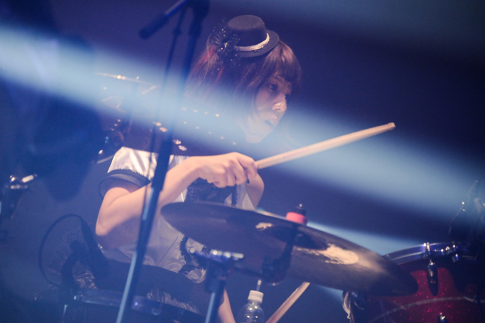 AKANE（BAND-MAID）／写真：MASANORI FUJIKAWA