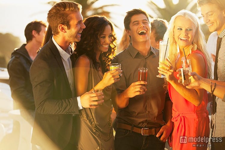 彼女がいるのに合コンに行く男性心理5つ モデルプレス 彼女がいるのに合コンに行く男性心理5つ モデルプレス