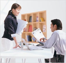 重視するのは 職場の雰囲気 働く女子に聞く 次の仕事に求める条件 ランキング モデルプレス