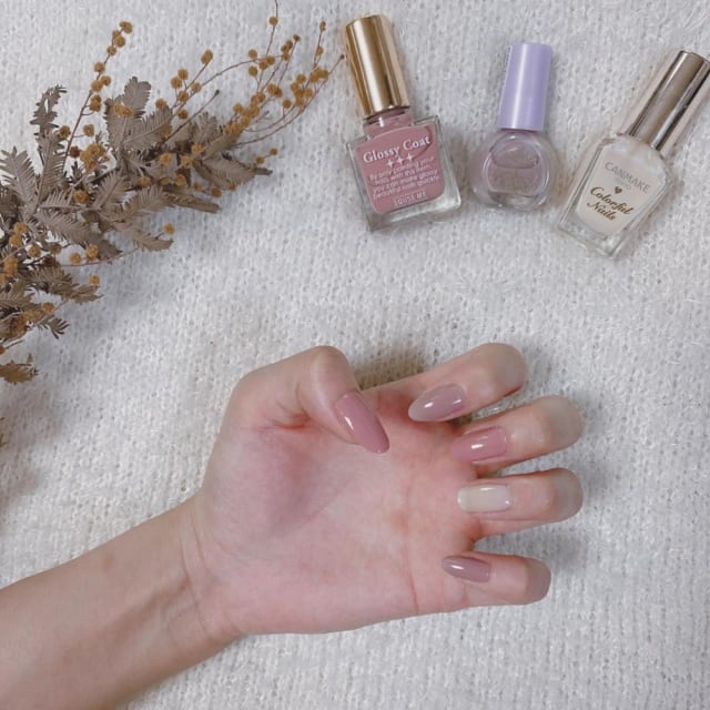 キャンメイクのカラフルネイルズ