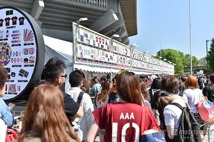 幅広いファンが詰めかけた