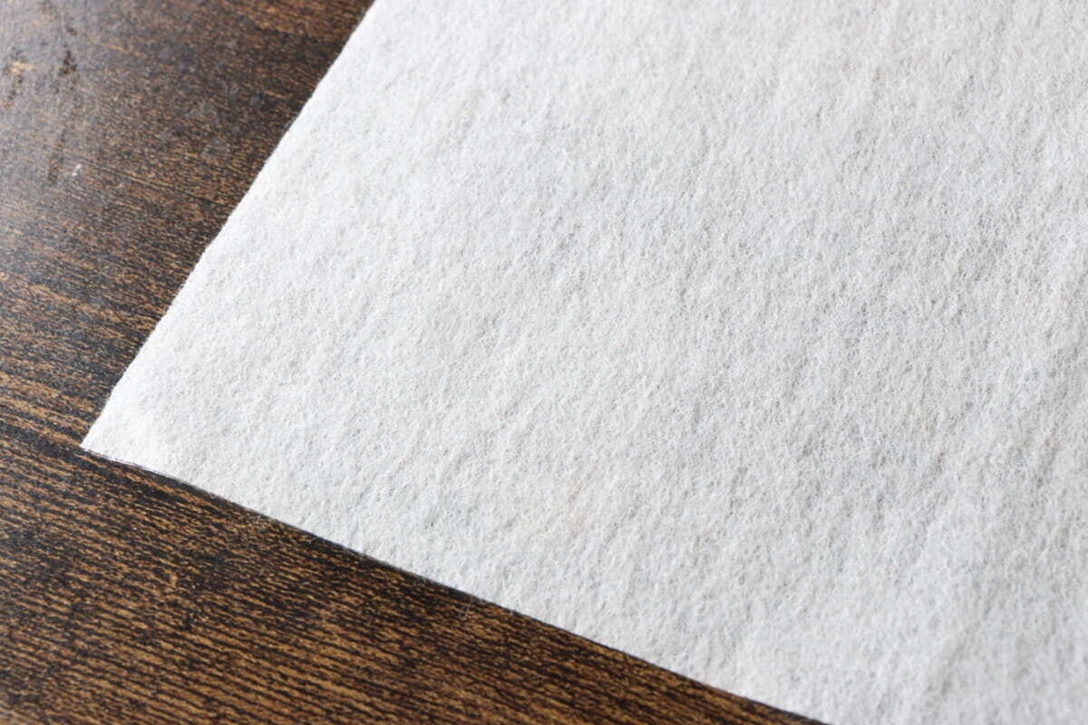 換気口粘着抗菌フィルター（日本製、30cm×30cm、角型、1枚）　素材感