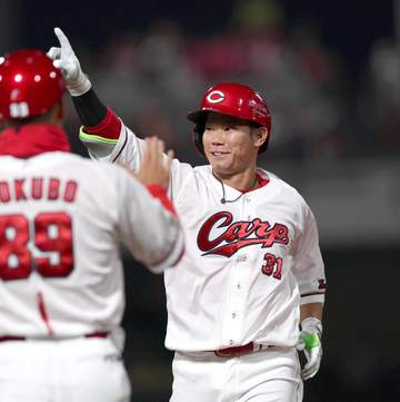 広島・坂倉 ノってきた2試合連続の決勝打 直近5戦9打点 5月反攻へ「勝てるだけ勝つ」
