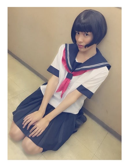 女装した阿久津愼太郎／オフィシャルブログ（Ameba）より