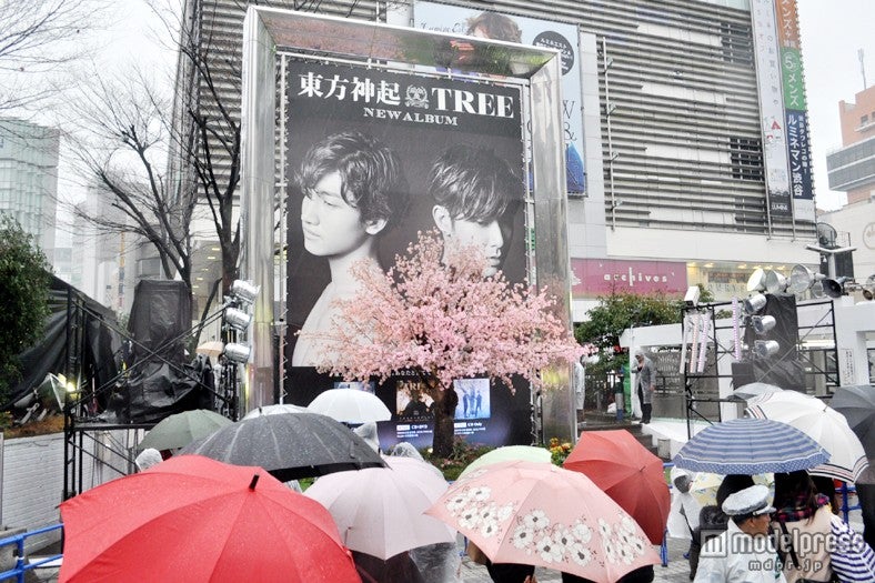 東方神起のニューアルバム発売イベント会場