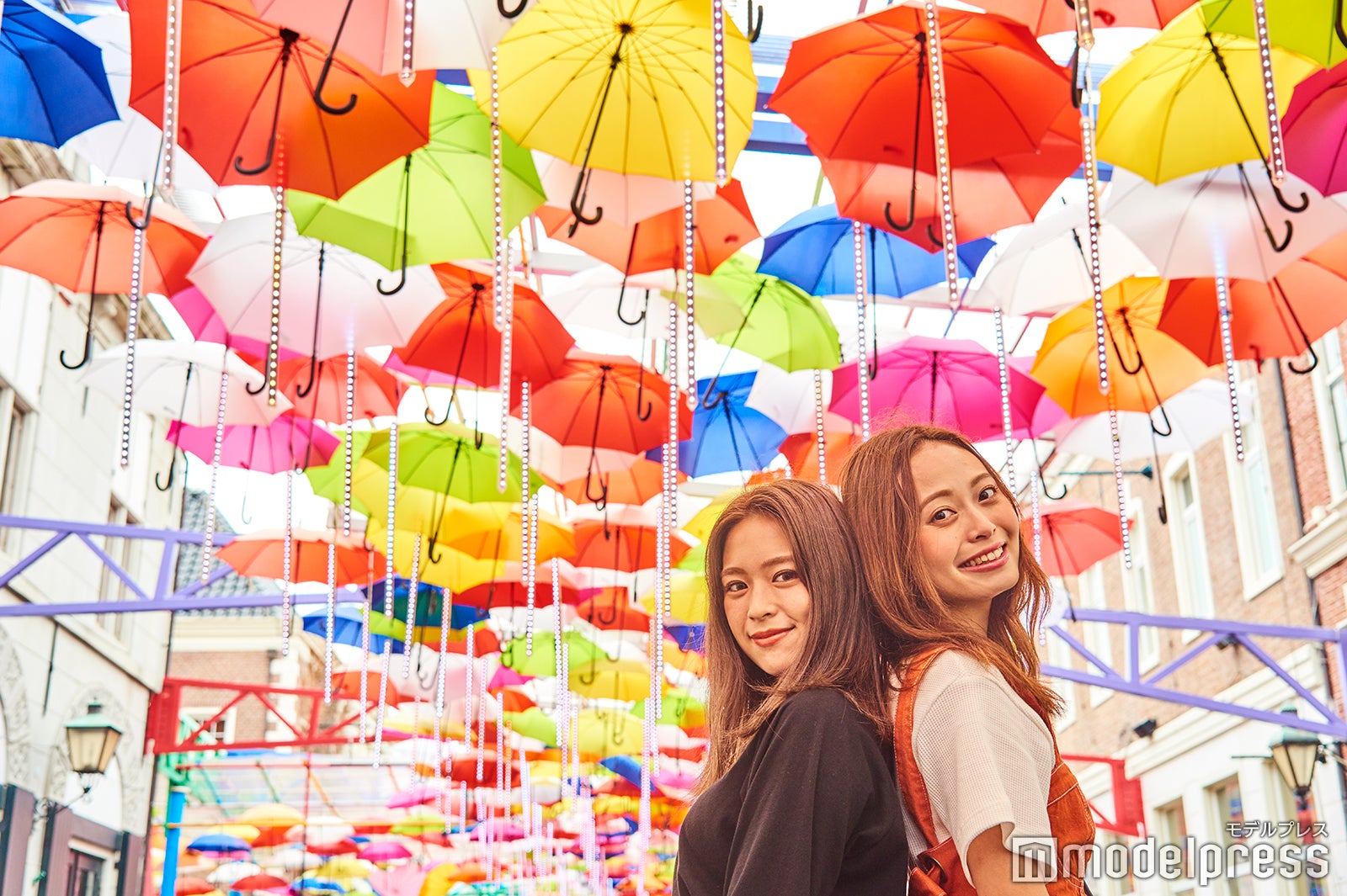 ここにも、ハートの傘が隠れています（C）モデルプレス
