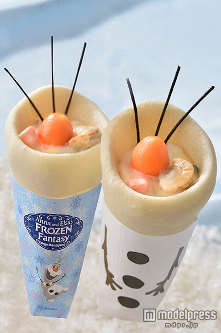 ブレッドコーン(サーモントラウトとベビーホタテのチャウダー)¥500(C)Disney