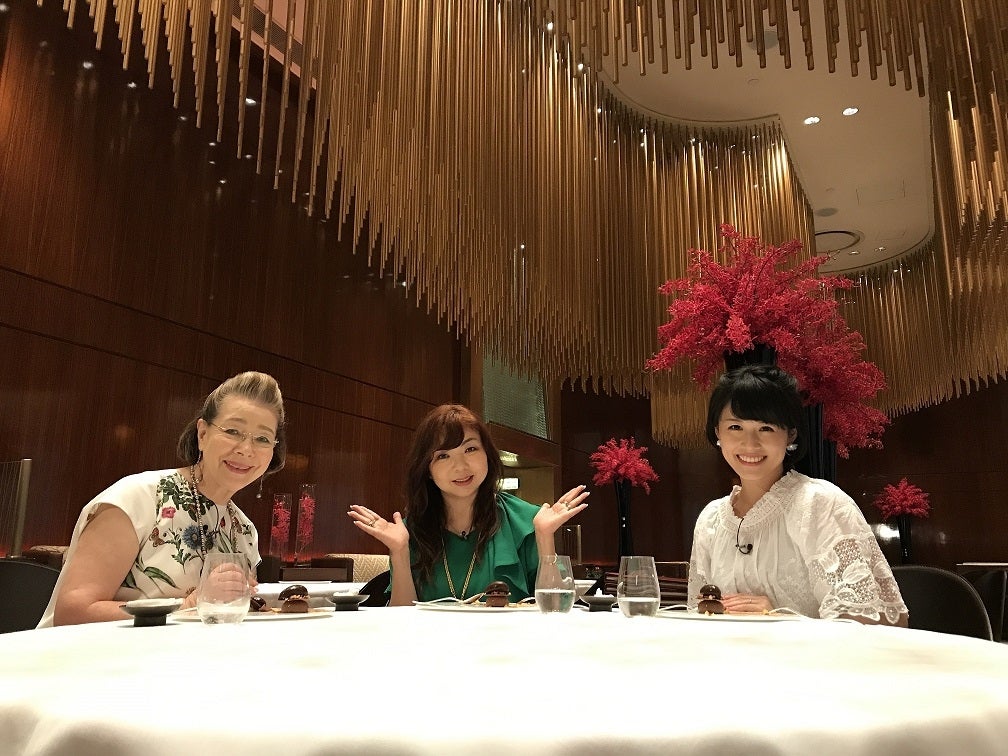 （左から）西川ヘレン、ハイヒールモモコ、中島めぐみアナ（写真提供：カンテレ）