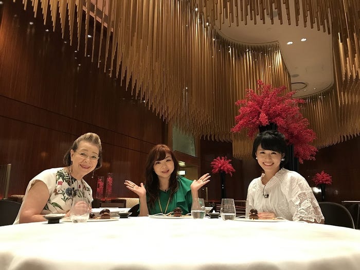 (左から)西川ヘレン、ハイヒールモモコ、中島めぐみアナ(写真提供:カンテレ)