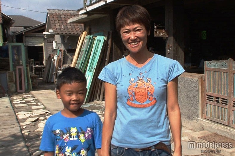 バリ島の日本人妻・ミサコさん、息子・ヒビキくん／画像提供：毎日放送