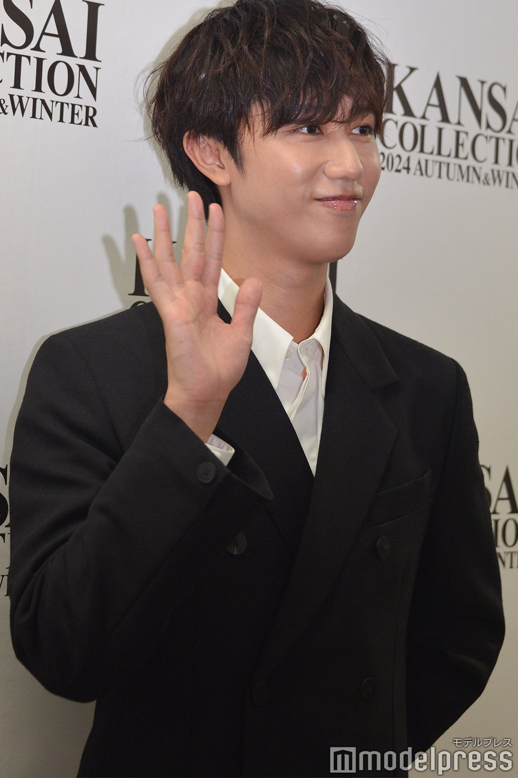 シークレットMCを務める阿部亮平（C）モデルプレス