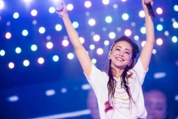 安室奈美恵のクリスマスソングが5年連続5度目の有線放送リクエスト1位に モデルプレス 安室奈美恵のクリスマスソングが5年連続5度目の有線放送リクエスト1位に モデルプレス