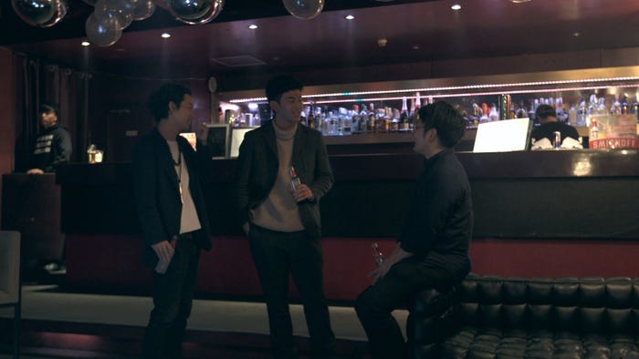 バンドメンバーと話す翔平「TERRACE HOUSE OPENING NEW DOORS」11th WEEK(C)フジテレビ/イースト・エンタテインメント