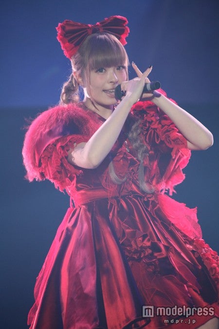 ケガ後初ライブに登場したきゃりーぱみゅぱみゅ