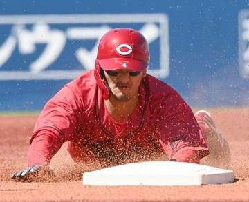 広島・矢野が今季初スタメンで走攻守躍動「選んでいただけたのでチャンスだと思って…」適時打＆三盗に好守も披露