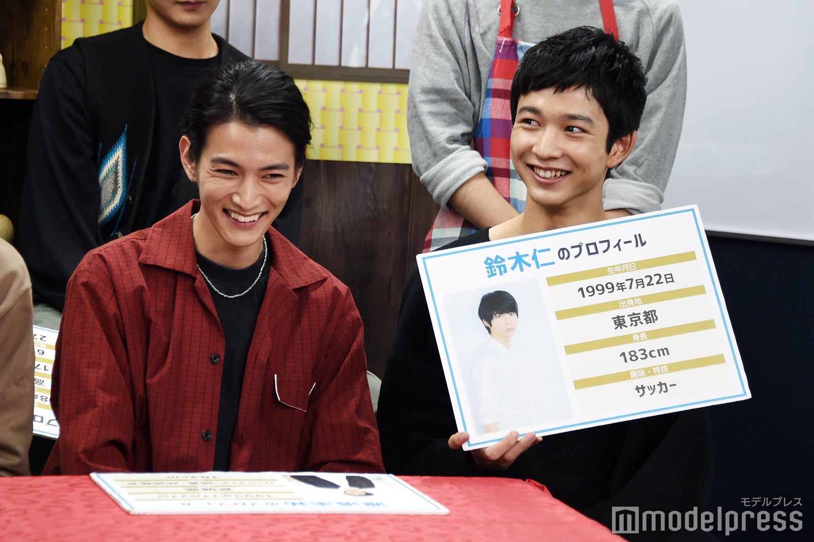 渡邊圭祐、鈴木仁（C）モデルプレス