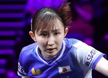 4連覇へあと2勝 早田ひなが佐藤瞳にストレート勝ち 準決勝進出