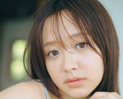 森香澄、美肌輝くキャミ姿で魅了「ヤンマガ」初登場