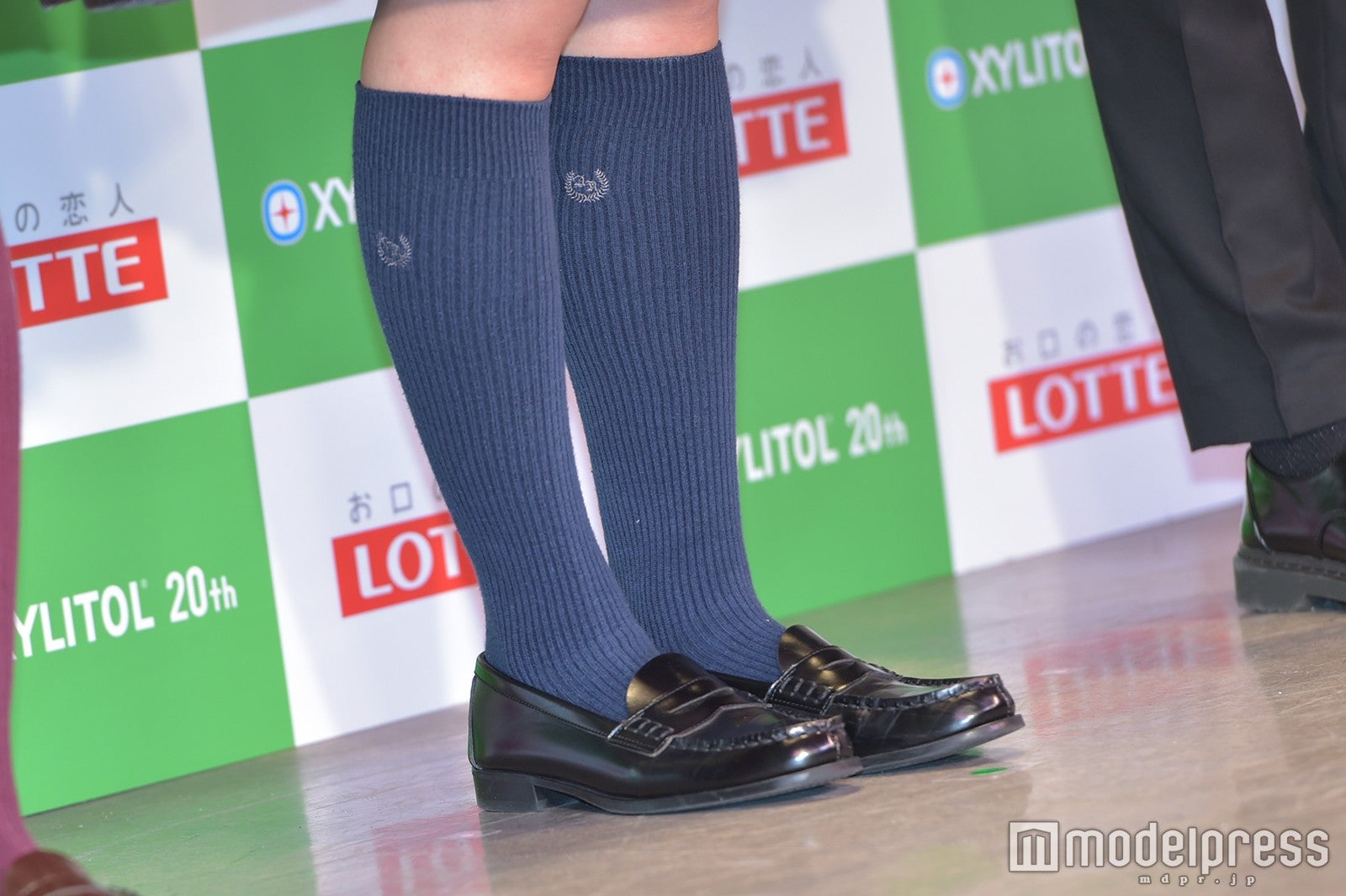 4th「不協和音」足元 （C）モデルプレス