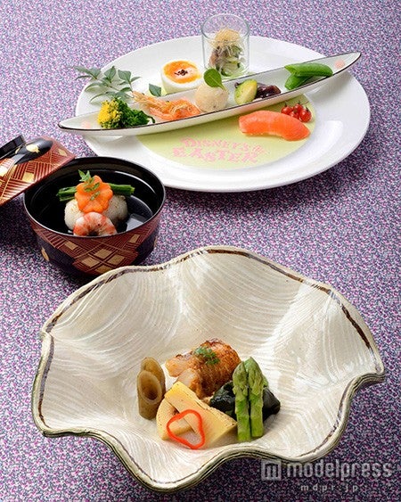 アンバサダーホテル内「花　Hana」、“ディズニー・イースター”ゆうがお／（C）Disney