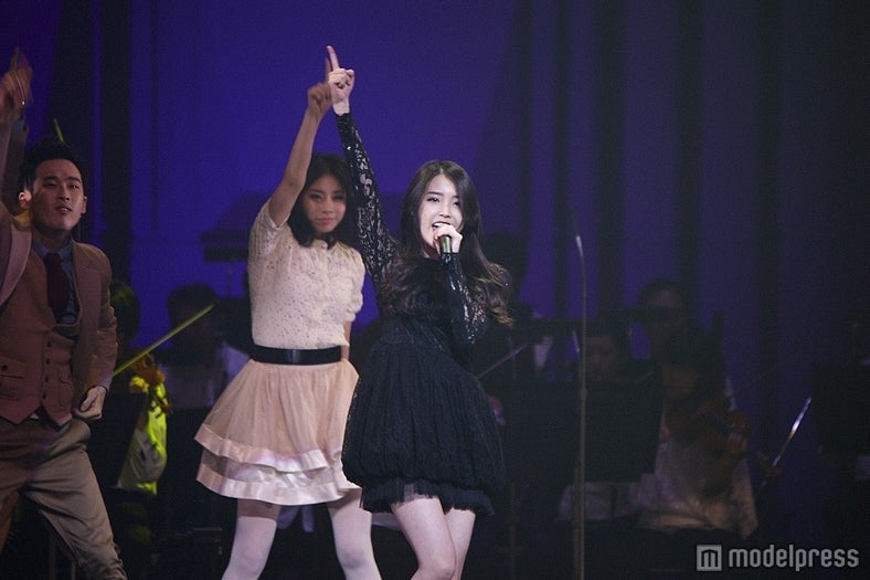 「IU JAPAN PREMIUM “SPECIAL LIVE”」を開催したIU（アイユー）