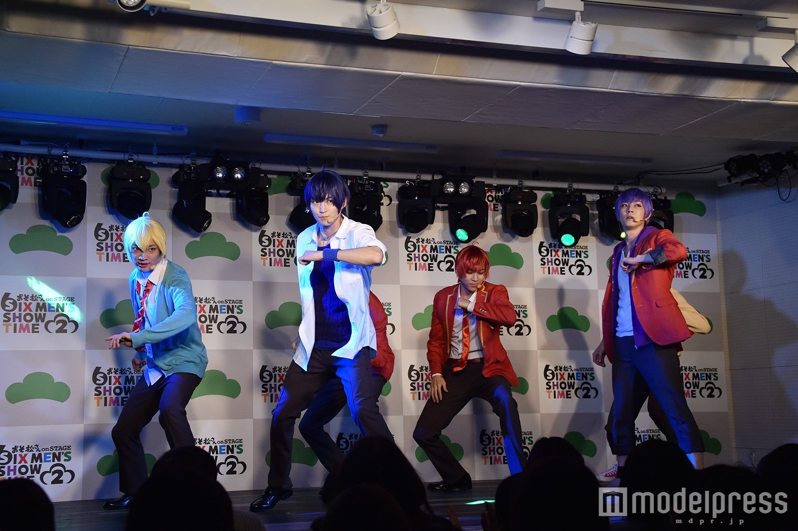 F6ライブパフォーマンスの模様（C）モデルプレス