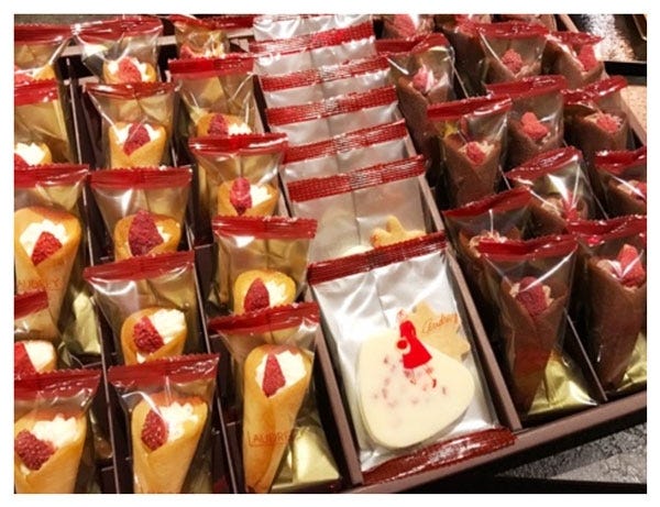 兄からのお菓子のプレゼント/平祐奈公式ブログ(Ameba)