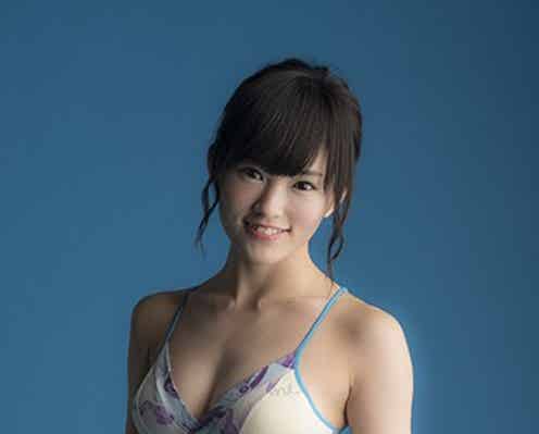 NMB48山本彩、美ボディあらわな“ガチ”腹筋トレーニング公開