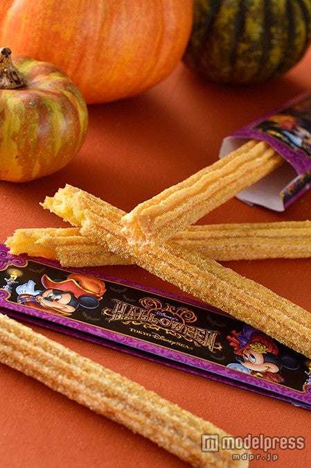 TDS：パンプキンチュロス￥310（C）Disney