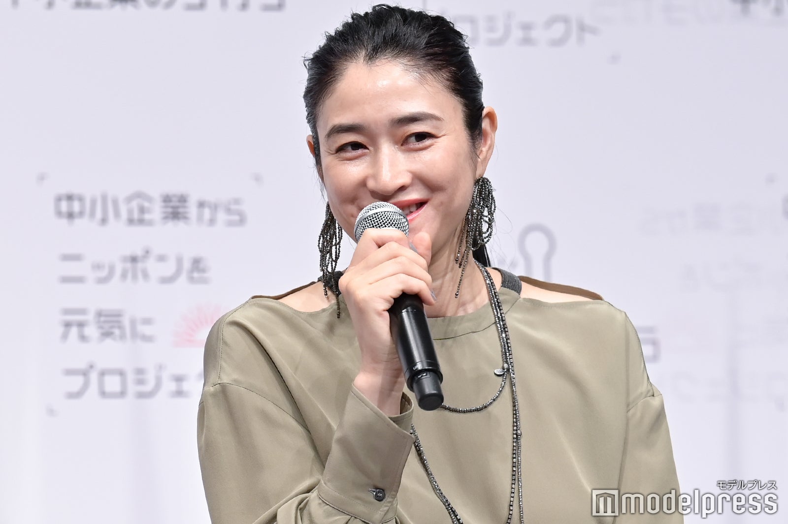 小雪（C）モデルプレス