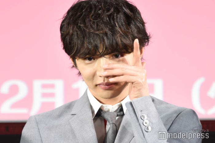 「liar」ポーズも見せてくれた佐藤大樹 (C)モデルプレス