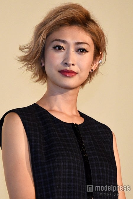 山田優 喉不調で声出ず謝罪 すみません モデルプレス