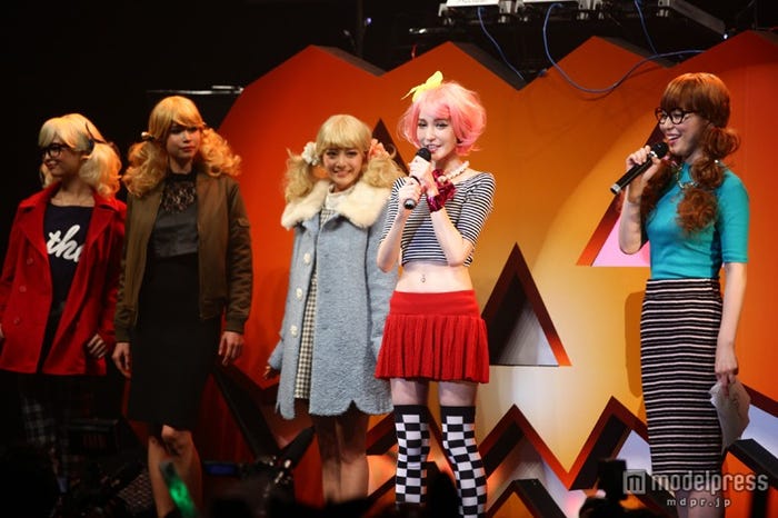 藤井リナ(右から二番目)/(C)TGC Night Halloween Party in OSAKA
