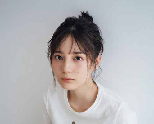 日向坂46小坂菜緒、お団子ヘアが可愛い 美しい横顔にドキッ
