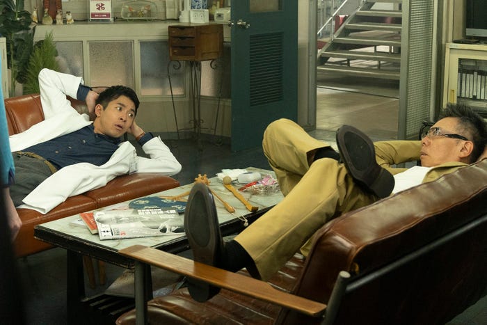 仲野太賀、生瀬勝久「新宿野戦病院」第2話より(C)フジテレビ