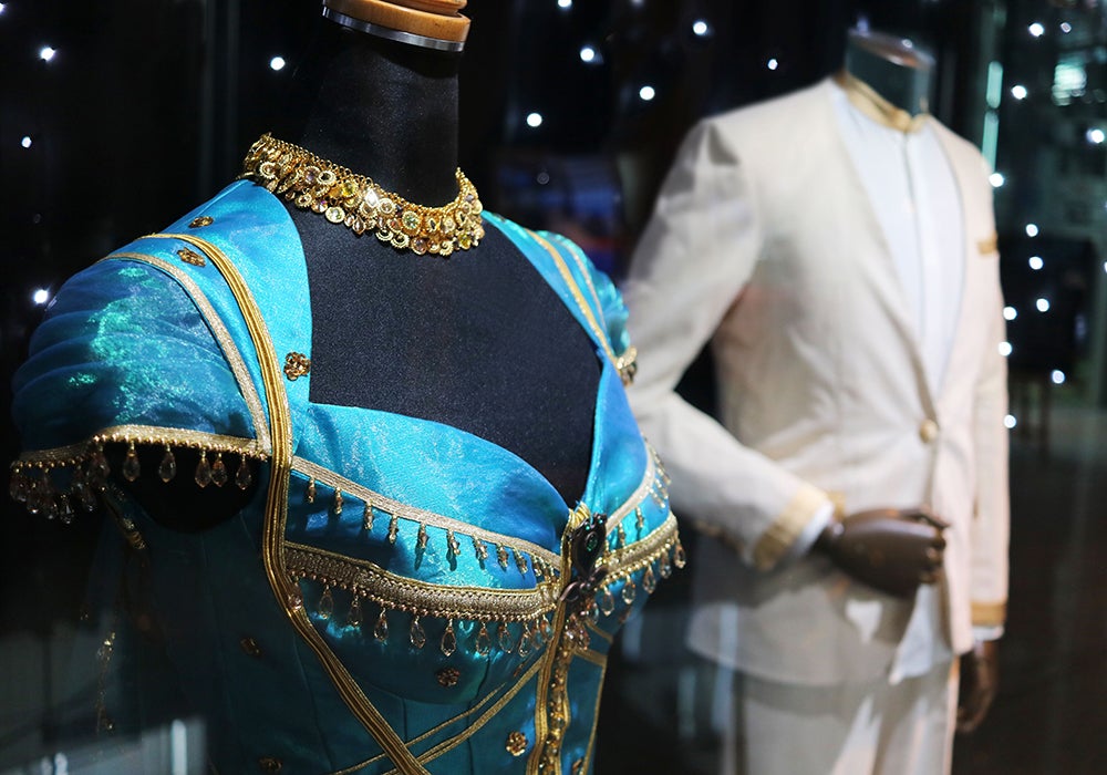 衣装展示／画像提供：カレッタ汐留