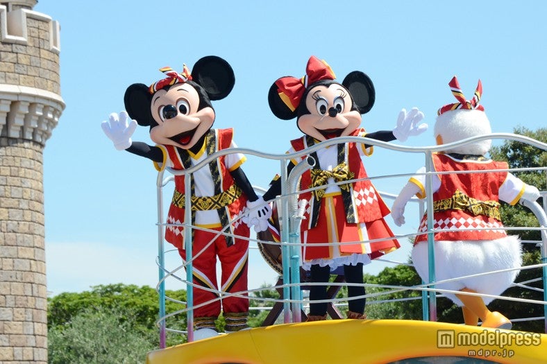 「おんどこどん！」／ミッキー、ミニー