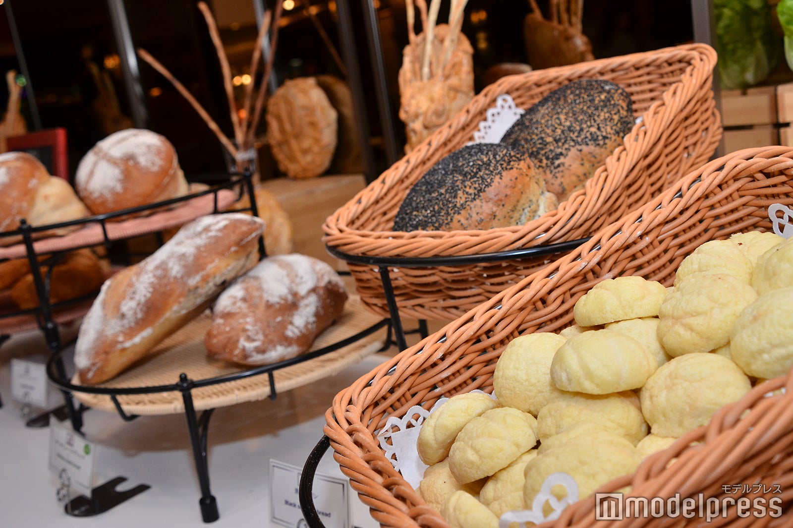 焼きたてを楽しめる充実のペイストリーコーナー（C）モデルプレス