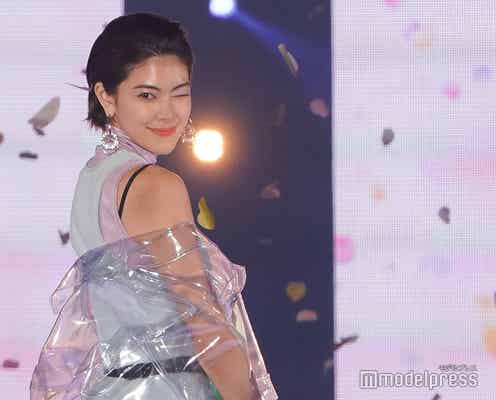 森星、シークレット出演で美脚チラリ 笑顔全開ランウェイ<GirlsAward 2018 S/S >