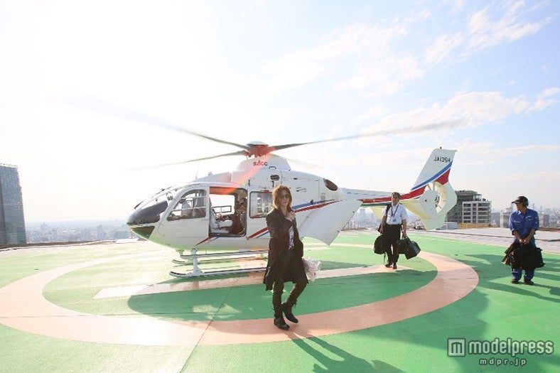 ヘリコプターでリハーサルへ