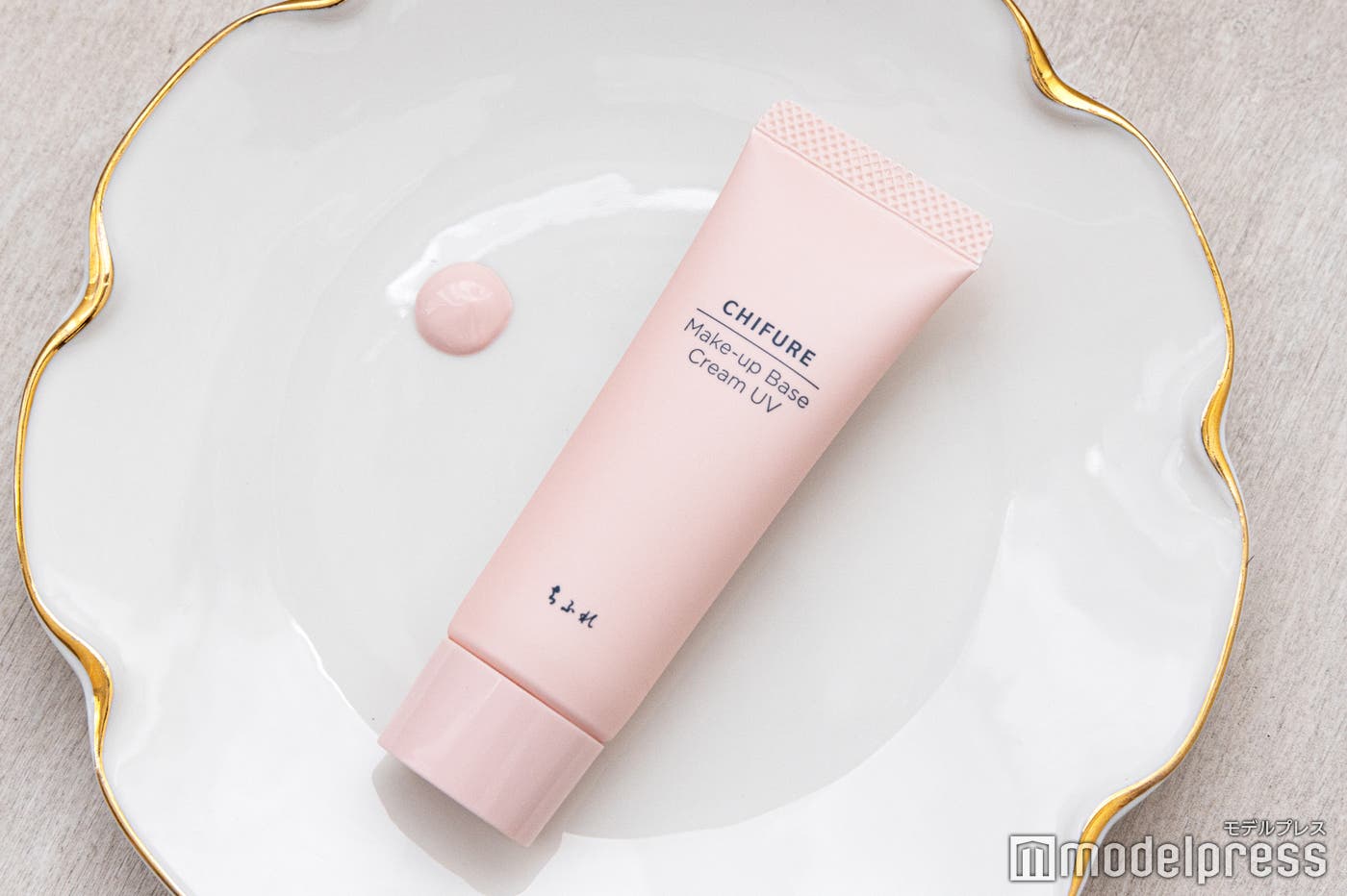 ピンク(C)モデルプレス