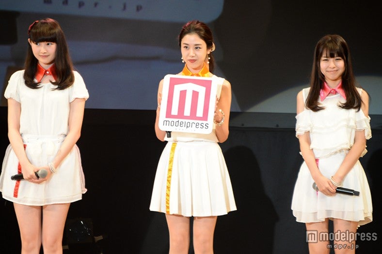 Re:ガールズ・yui（中央）