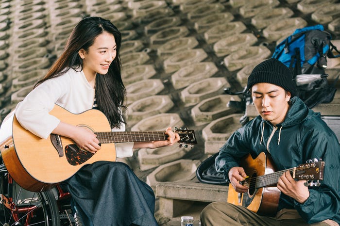 知英、稲葉友(C)2018『私の人生なのに』フィルムパートナーズ