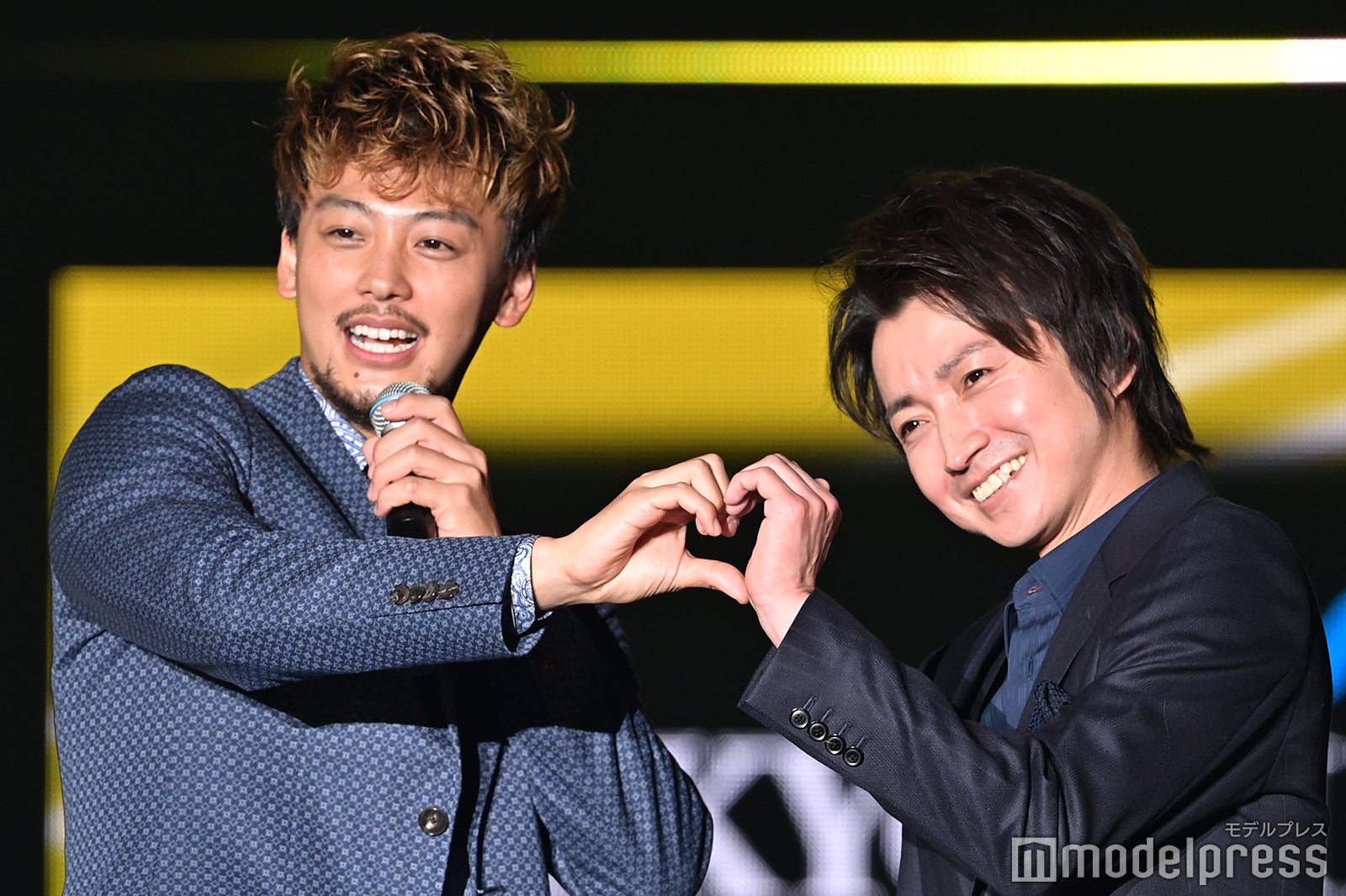 藤原竜也＆竹内涼真、2ショットランウェイ ファンと公開生電話も＜TGC2021 S／S＞